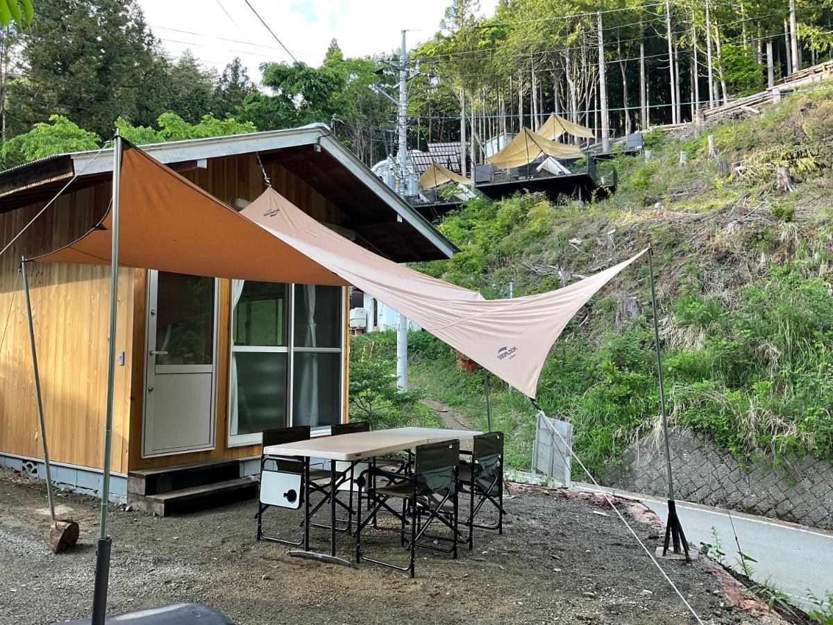 ホテル Retreat Camp Mahoroba 富士河口湖町 エクステリア 写真