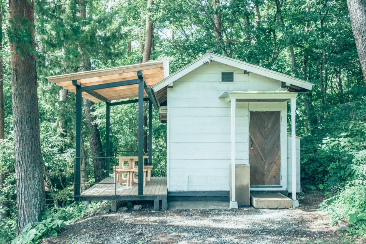 ホテル Retreat Camp Mahoroba 富士河口湖町 エクステリア 写真